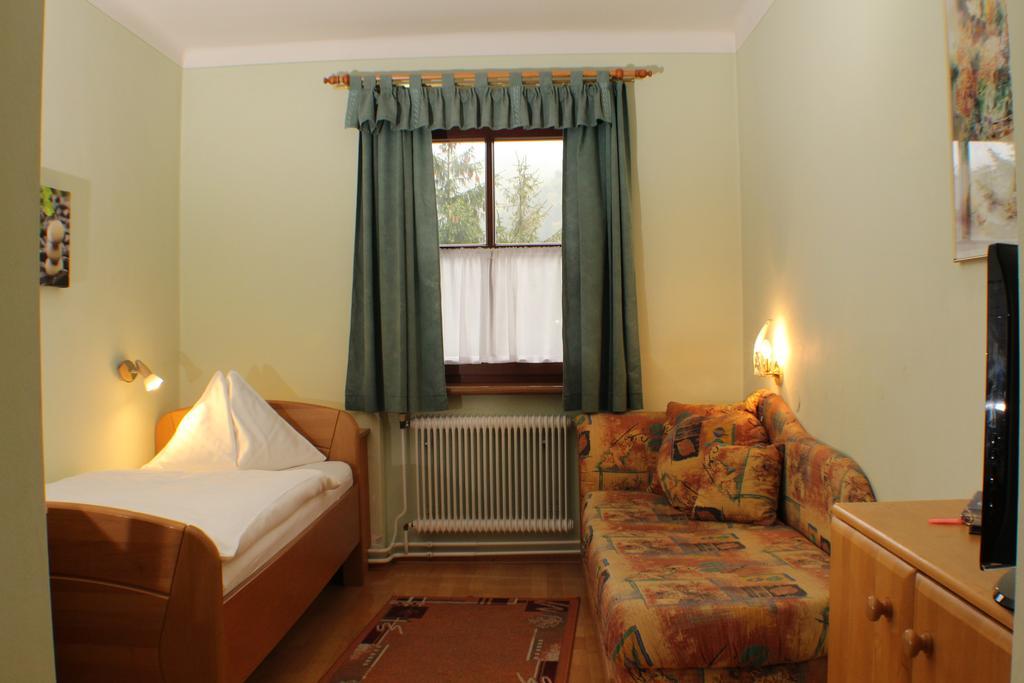 Gasthof zur Bruthenne Weissenbach an der Triesting Exterior foto